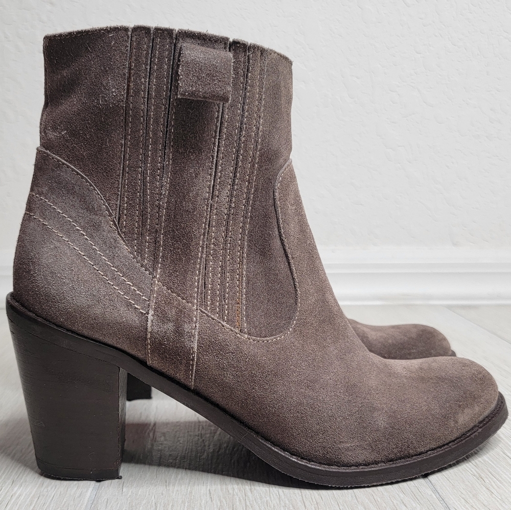 DIVARESE Suede Pull-On Ankle Boots 38.